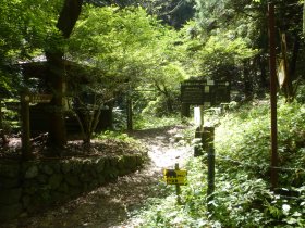 峠の東屋