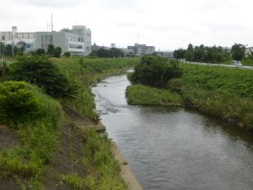 鶴見川