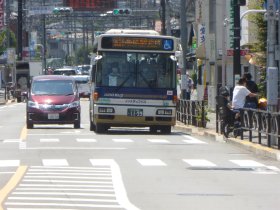 高尾駅前