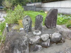 馬頭観音と竹之下合戦跡碑