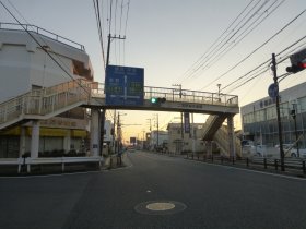 東海道・二宮駅入口交差点