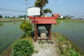  金売吉次の墓