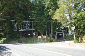 ニ荒山神社