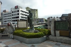 飯坂温泉駅前