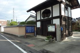 白石城東口門