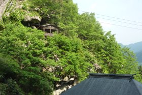 山寺･胎内堂