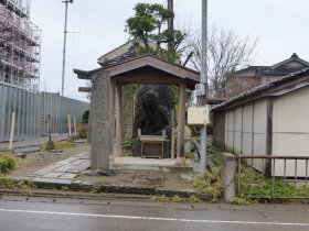 祢満里地蔵尊