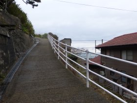 青海川の急坂