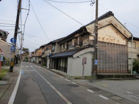 滑川の町並み