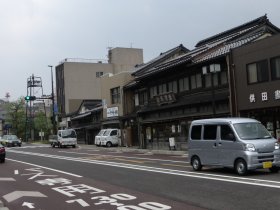 浅野川ほとり