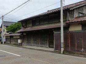 三階の松跡